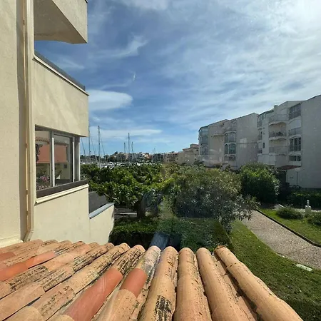 Apartment Cosy Au Cap D'agde Pour 2 Personnes Avec Vue Sur Les Bateaux - Fr-1-749-102